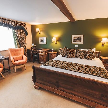The Auberge Yaxley  Экстерьер фото
