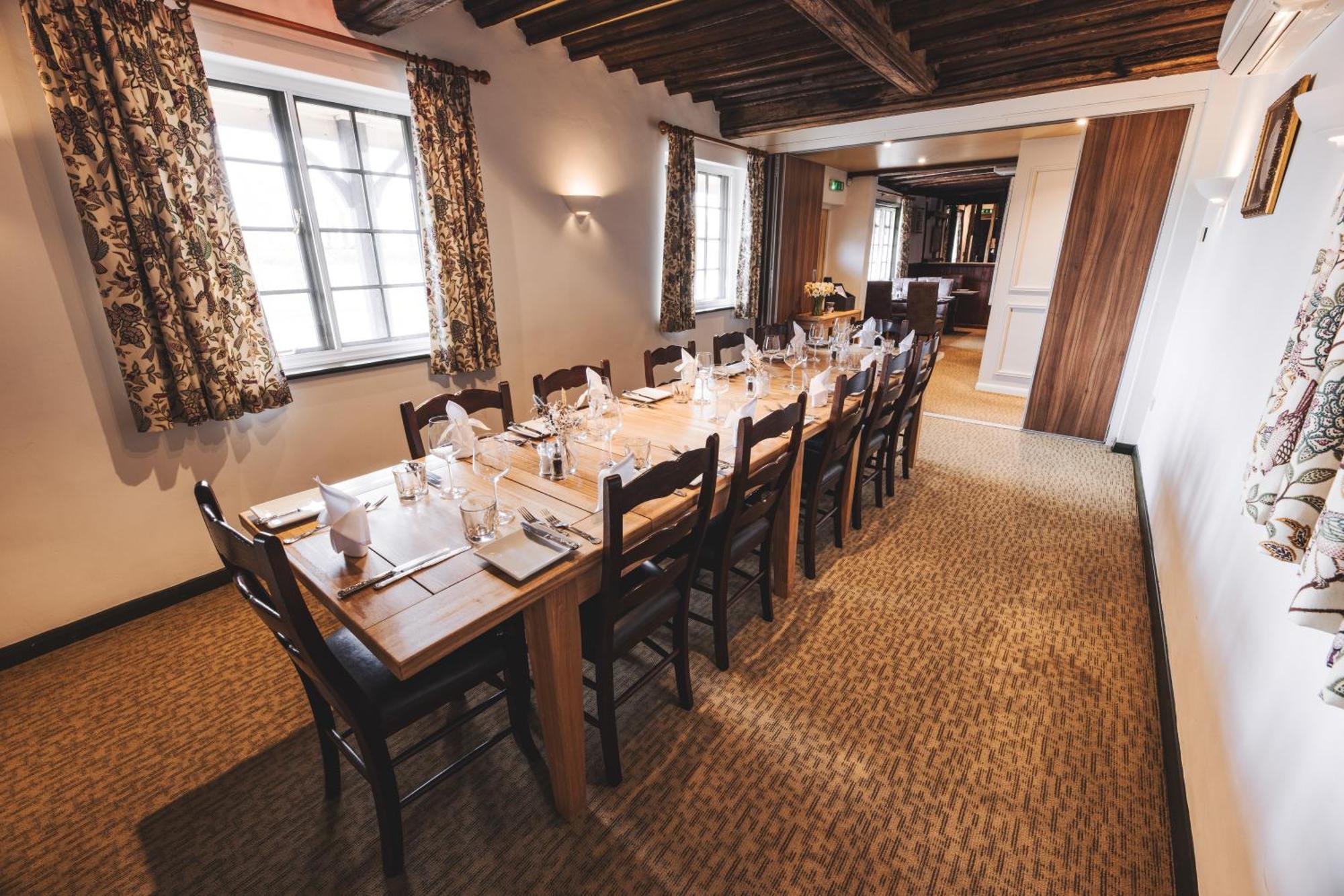 The Auberge Yaxley  Экстерьер фото