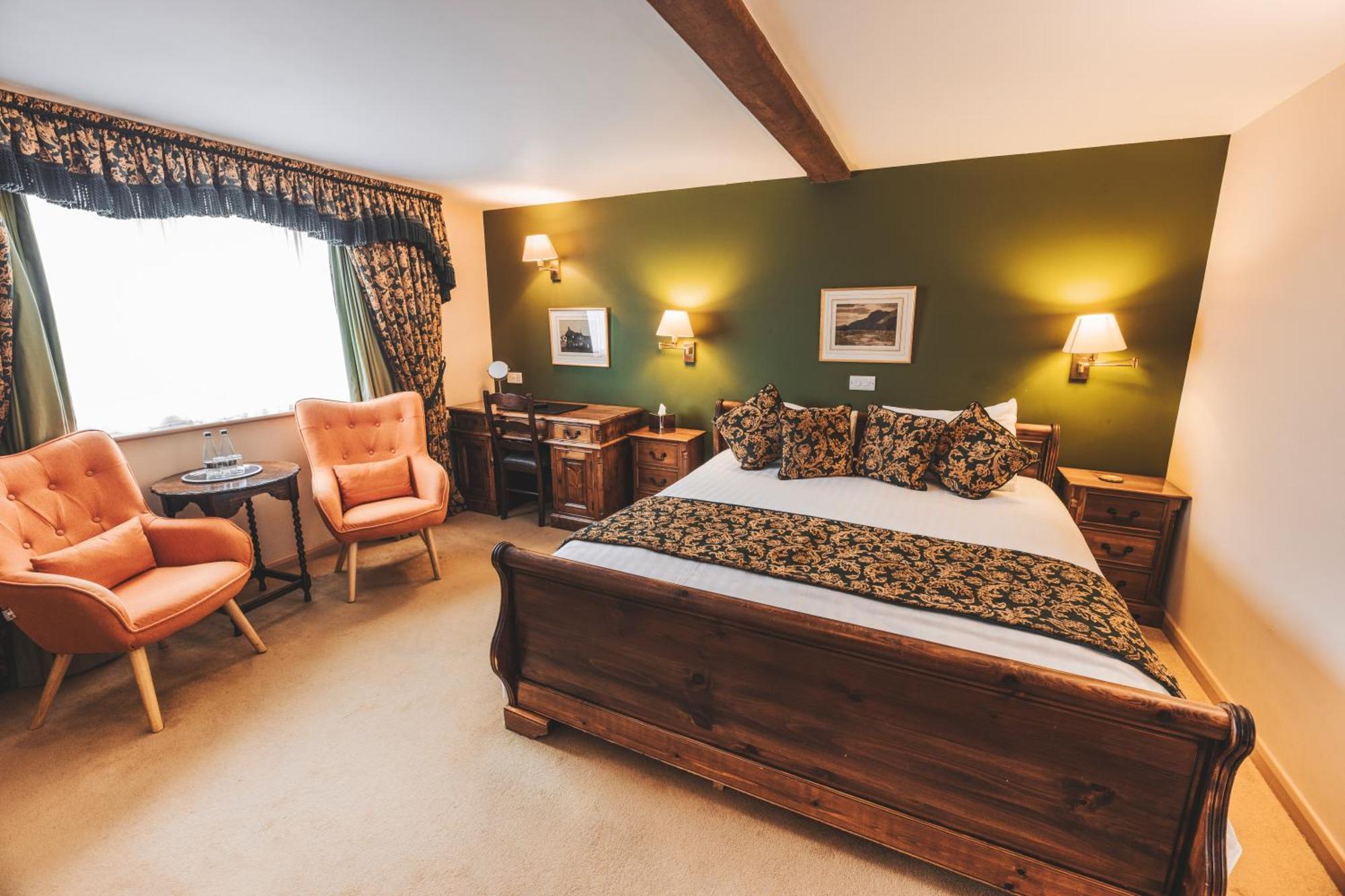 The Auberge Yaxley  Экстерьер фото