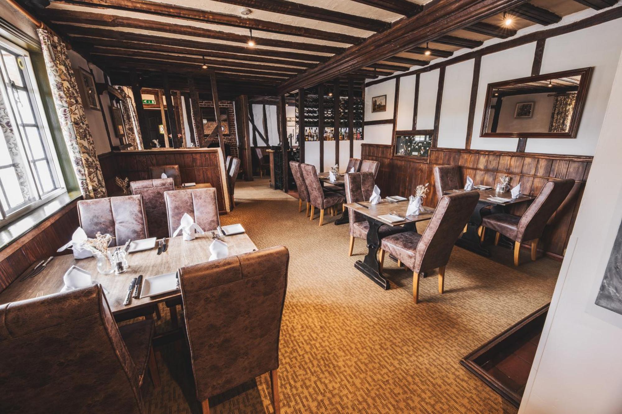 The Auberge Yaxley  Экстерьер фото